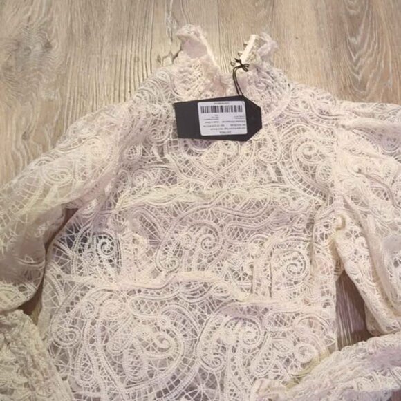 Disturbia Lyra lace ruched neck neck blouse size 2 new - Picture 4 of 4